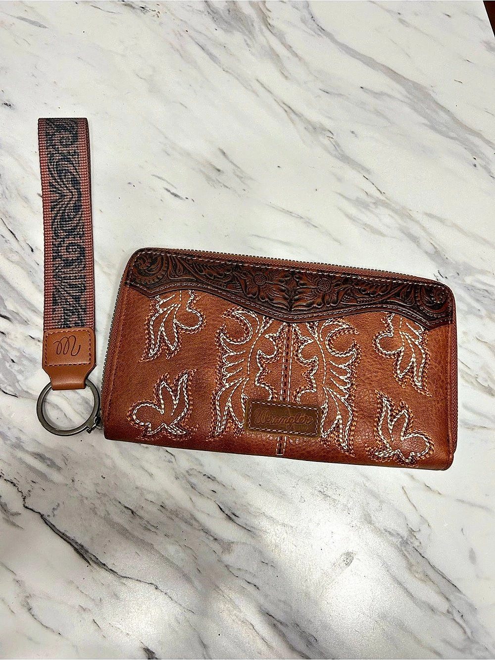 Wrangler Western Stitch Zip Around Wristlet Wallet